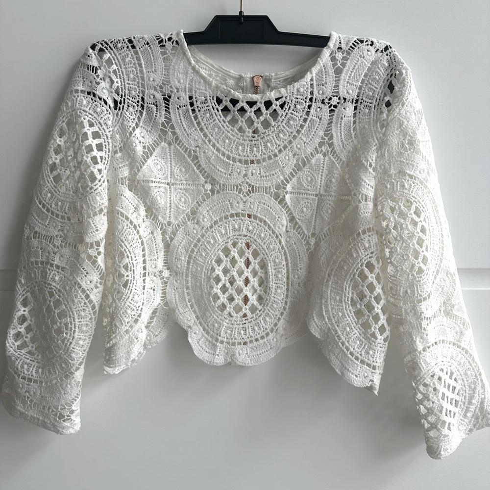 Toby Heart Ginger x Love Indie off white/ cream crop top